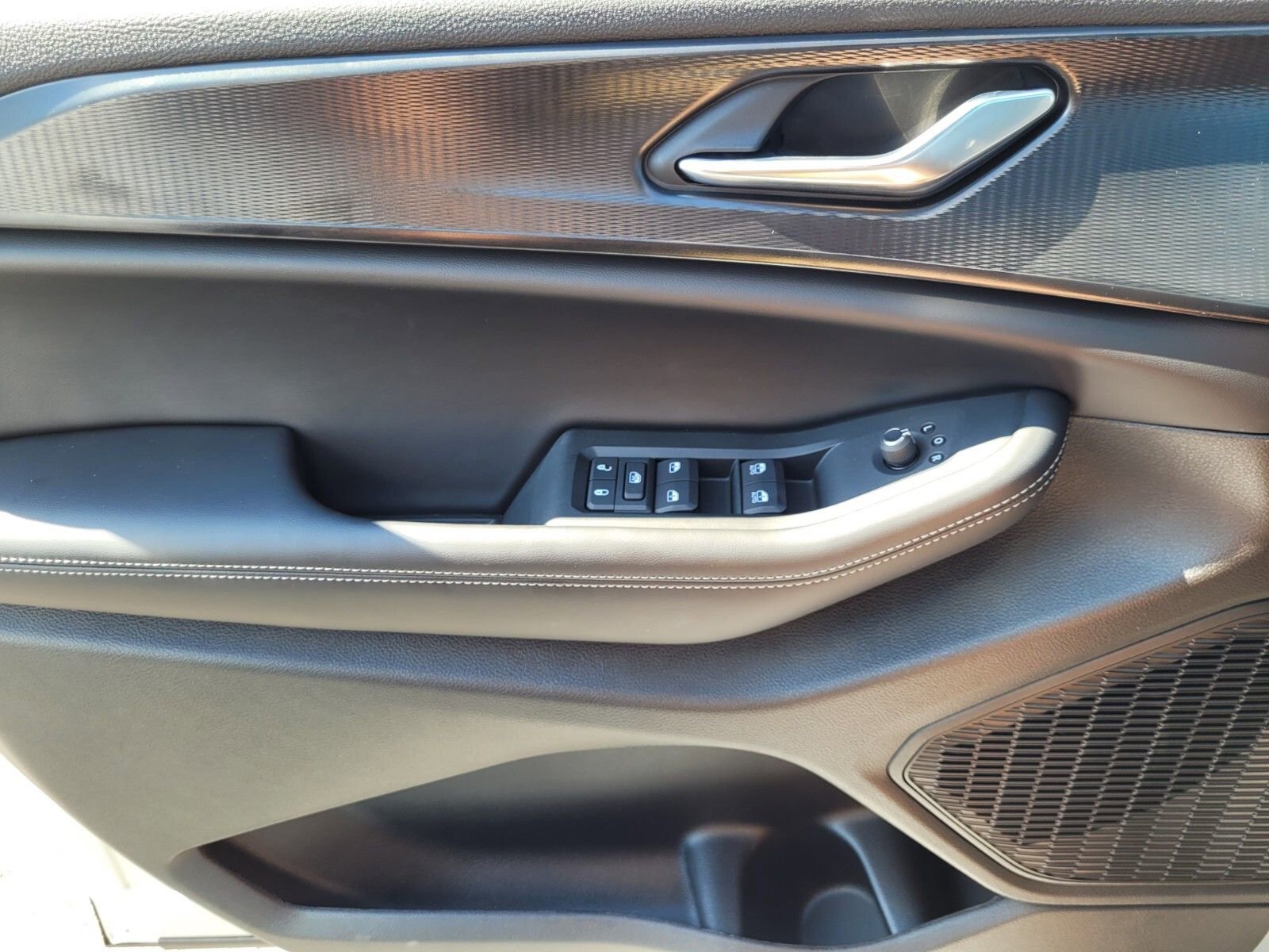 New 2025 Jeep Grand Cherokee Altitude image 23