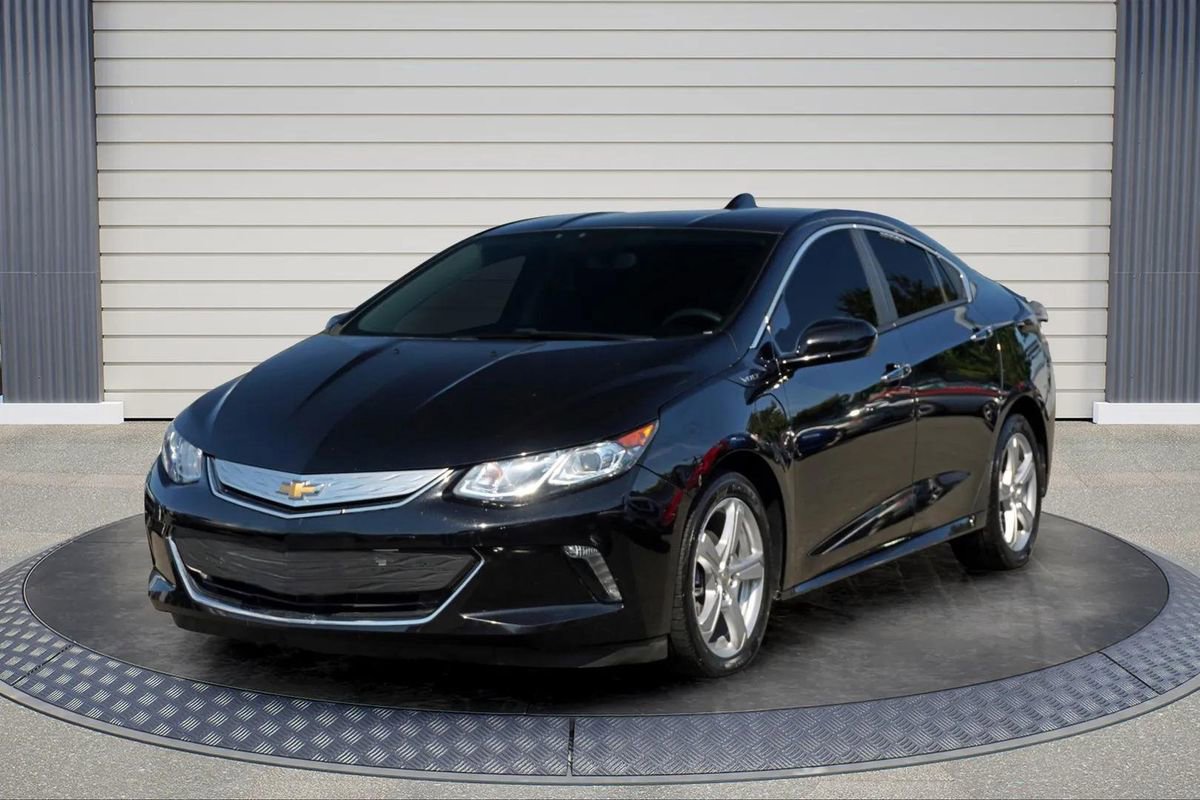 Used 2018 Chevrolet Volt LT image 3