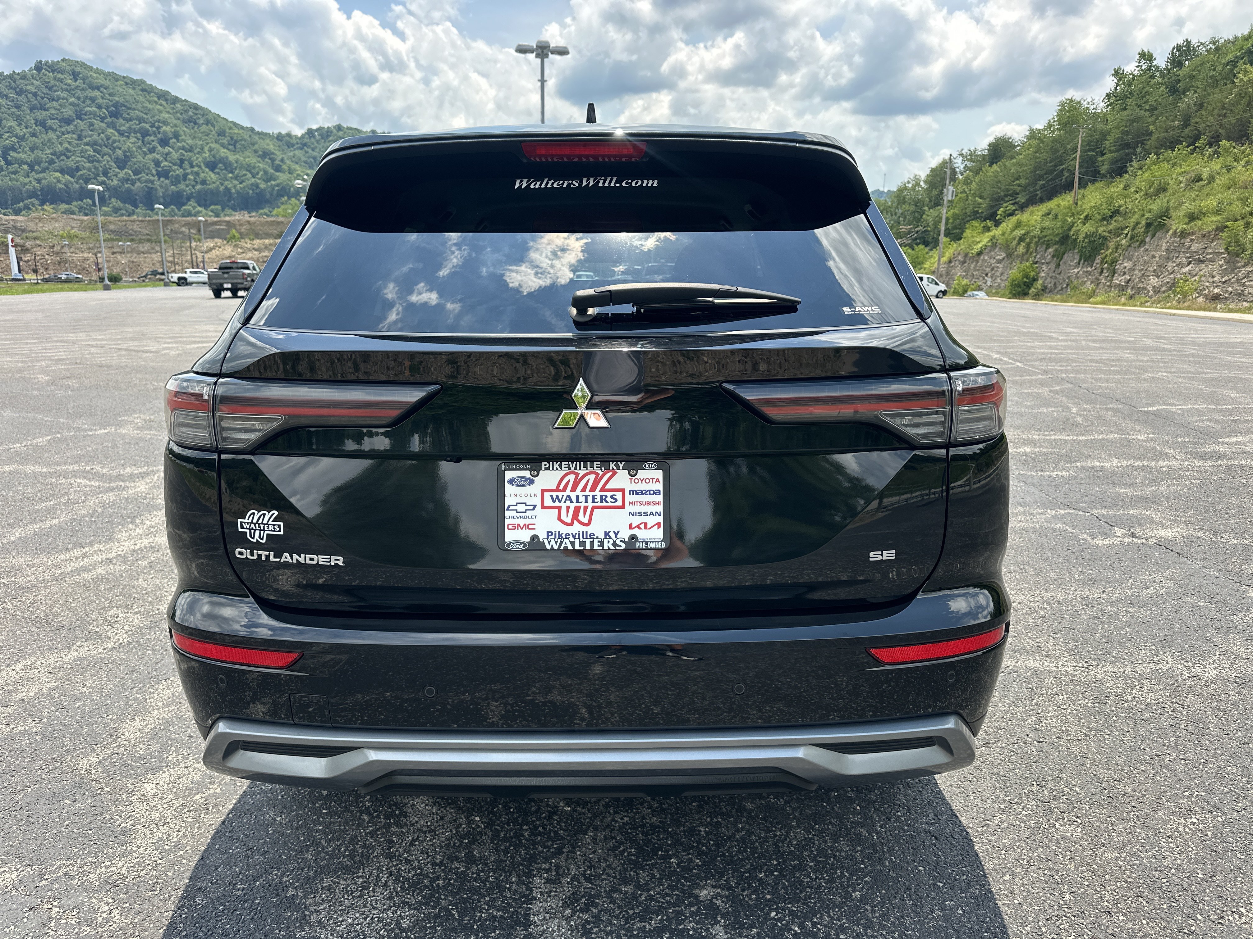 Used 2025 Mitsubishi Outlander SE AWD/4WD image 5