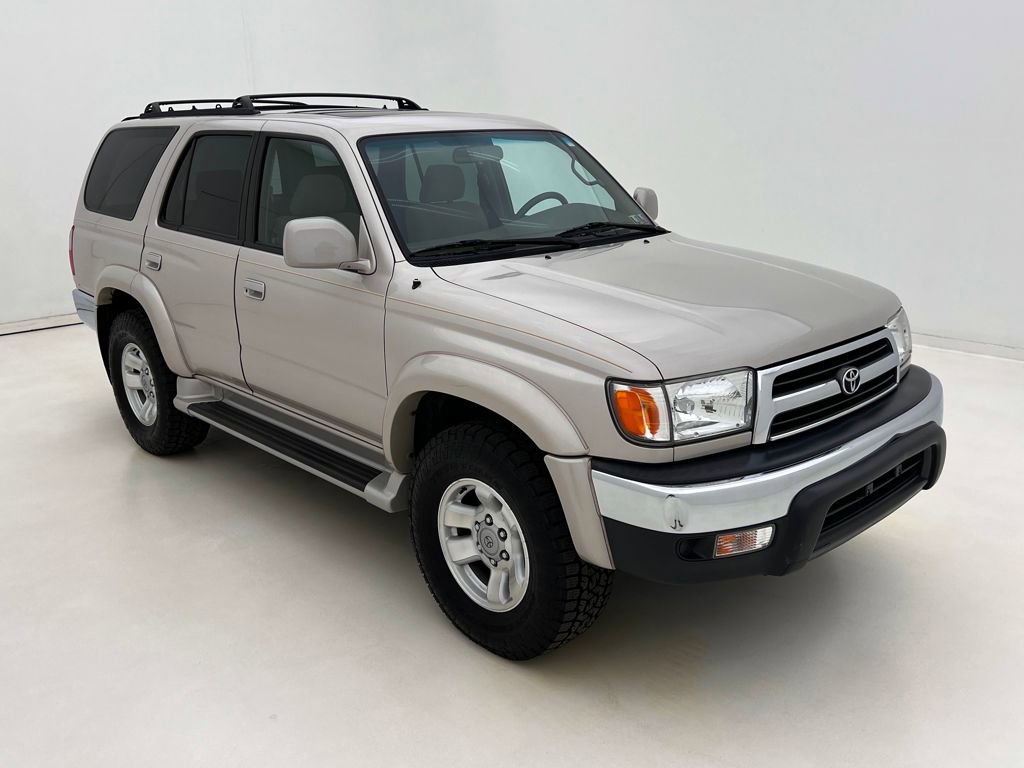 Used 2000 Toyota 4Runner SR5 image 2