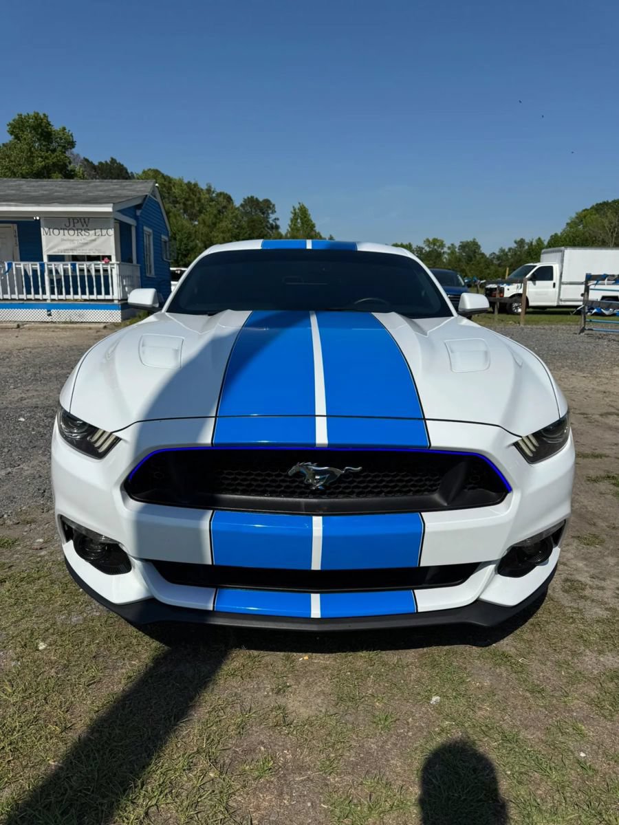 Used 2016 Ford Mustang GT RWD image 3