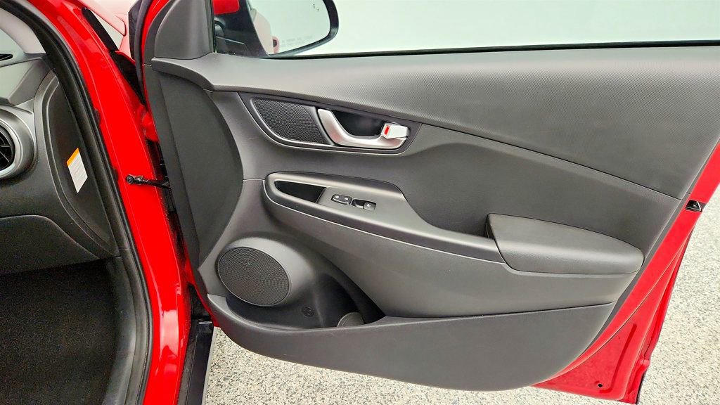 Used 2022 Hyundai Kona SEL w/ Convenience Package image 24