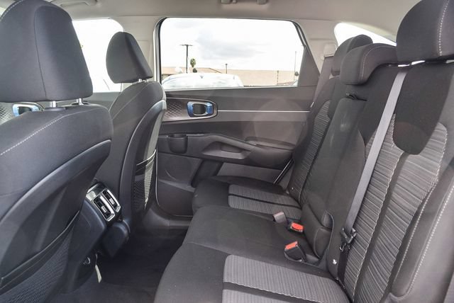 New 2024 Kia Sorento LX FWD image 20