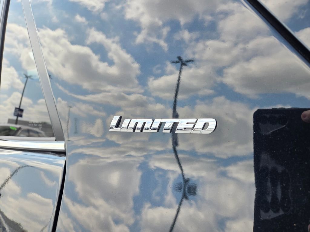 Used 2023 Toyota 4Runner Limited image 10
