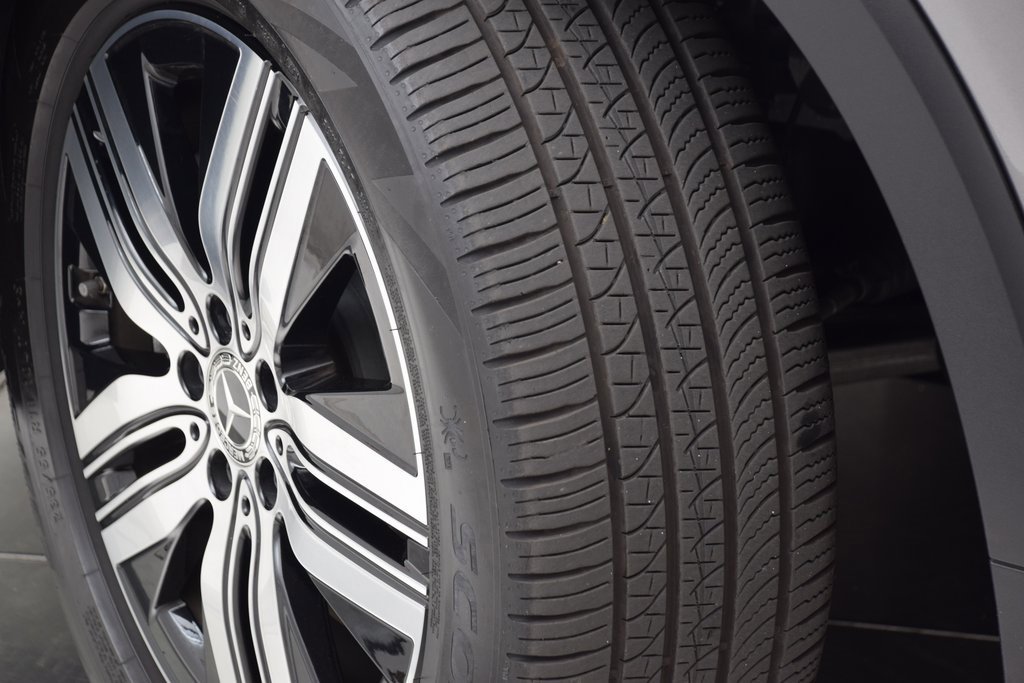 Used 2024 Mercedes-Benz EQB 300 4MATIC image 30