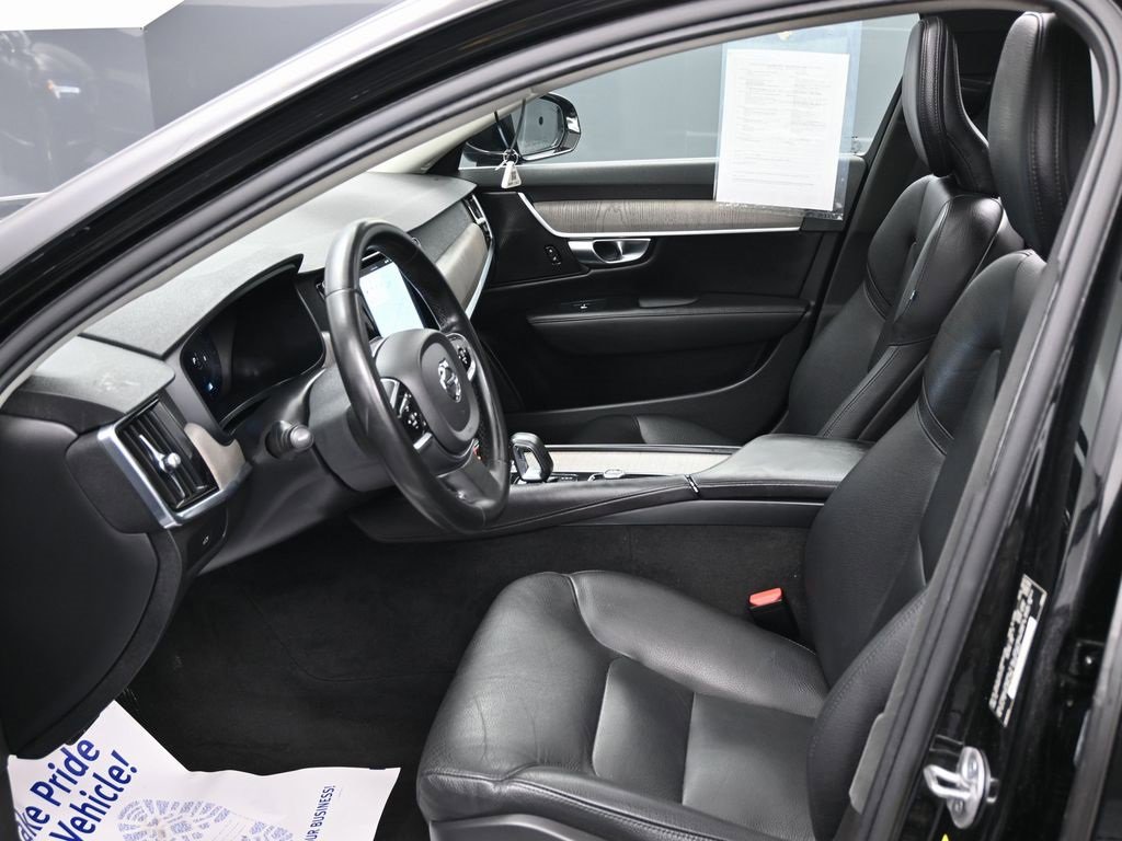 Used 2023 Volvo S90 B6 Plus w/ Protection Package Premier image 18