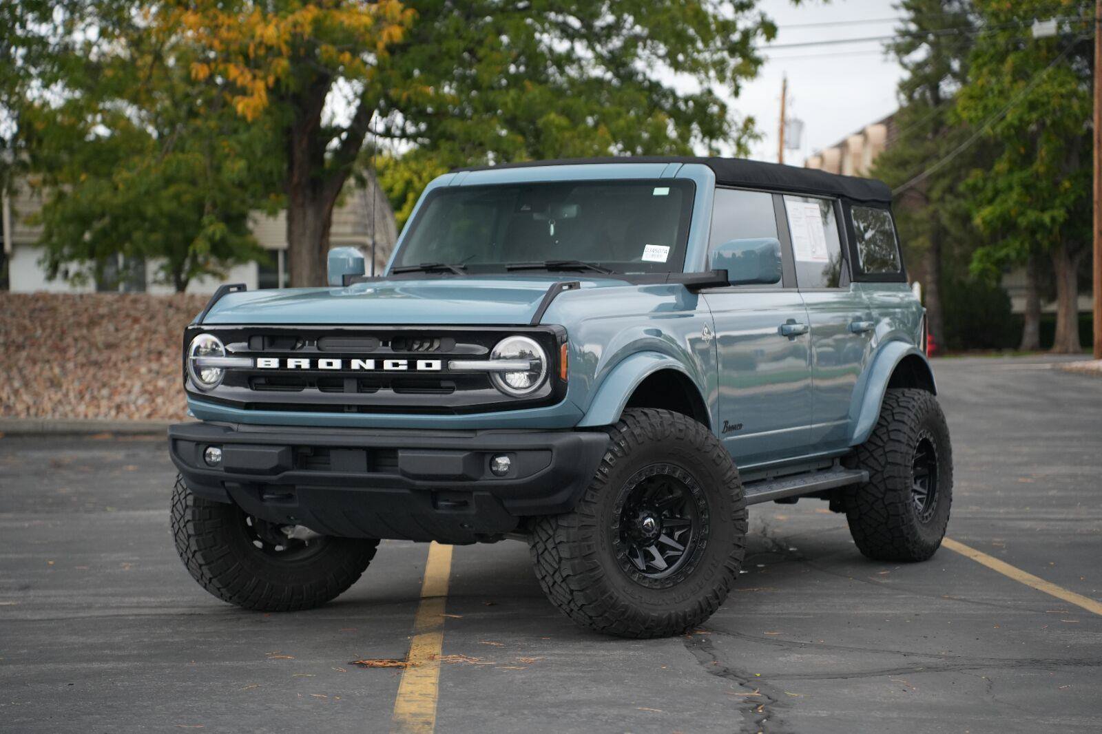 Used 2023 Ford Bronco Outer Banks AWD/4WD image 1