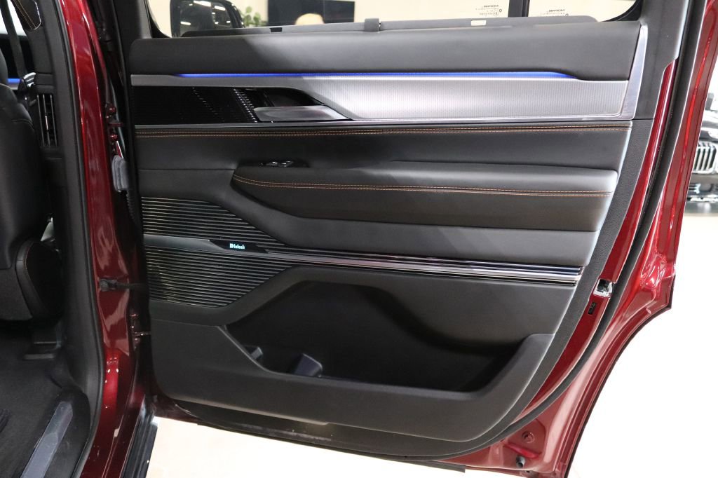 Used 2023 Jeep Grand Wagoneer Series III image 20