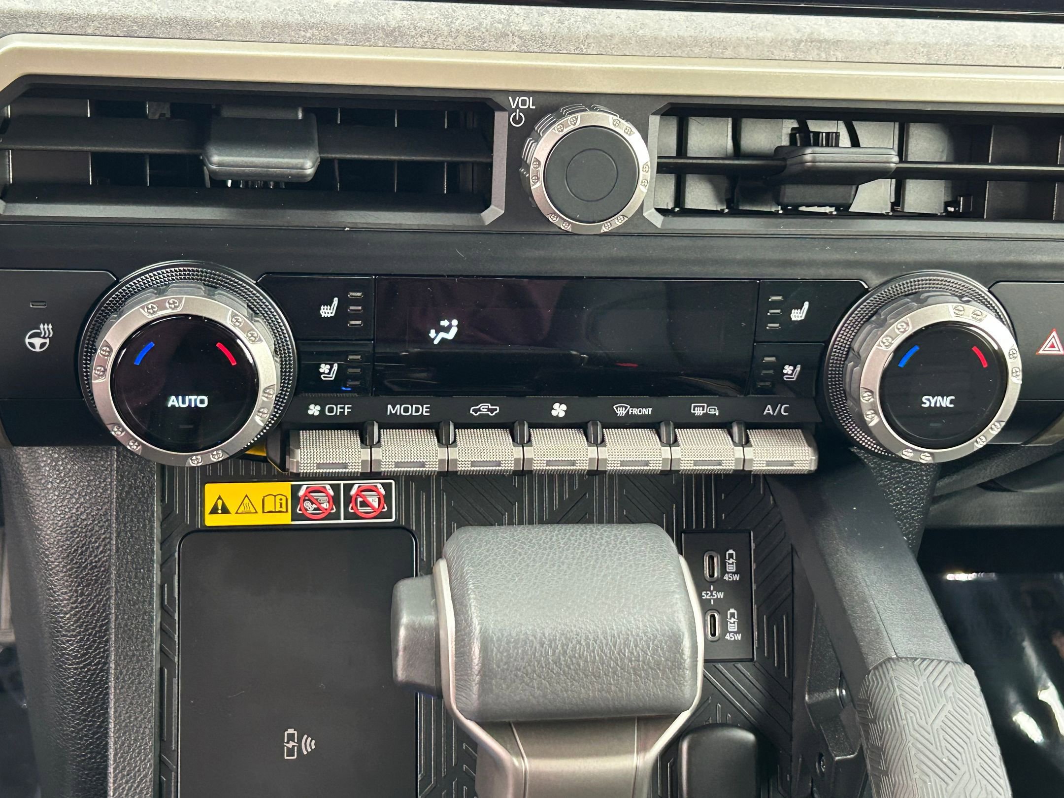 Used 2024 Toyota Tacoma Trailhunter image 21