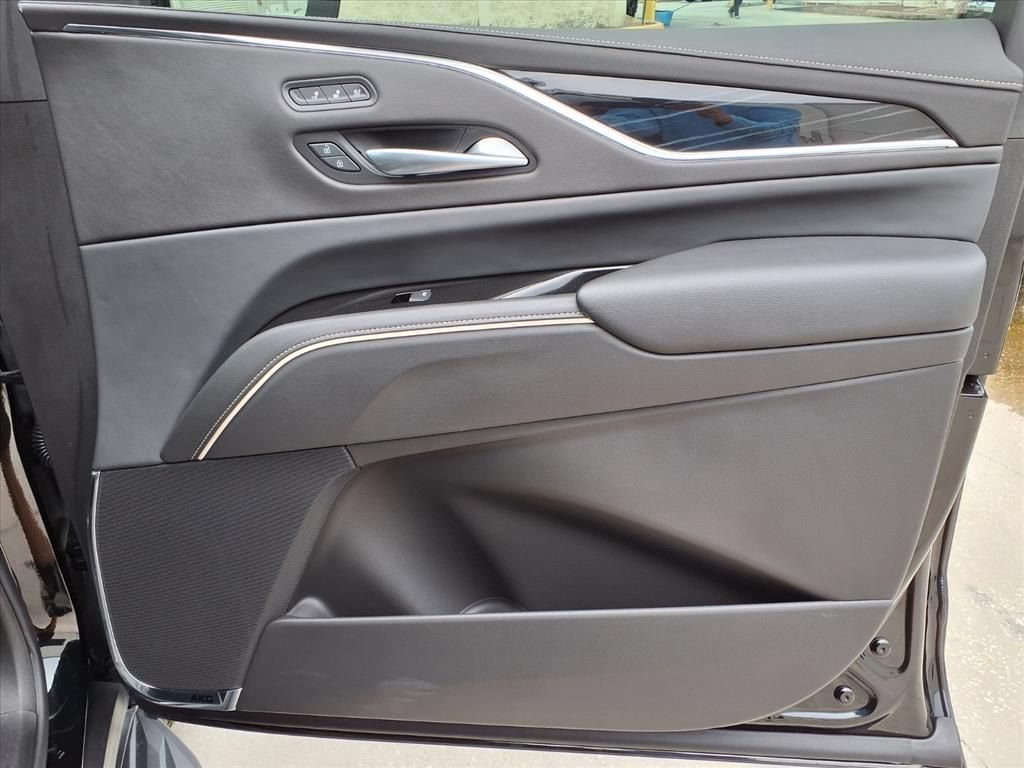 Certified 2024 Cadillac Escalade Sport AWD/4WD image 11