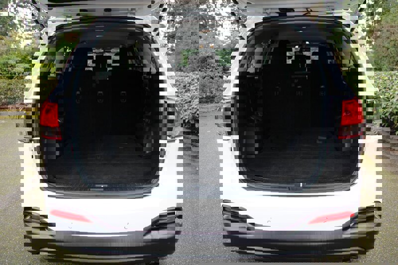 Used 2017 Kia Sorento LX w/ LX Convenience Package image 19