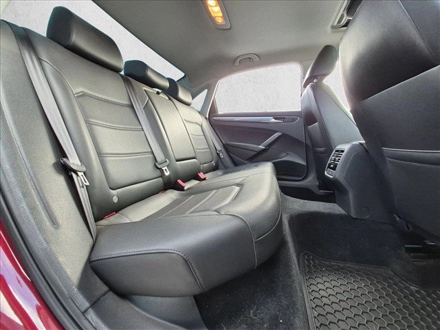 Used 2017 Volkswagen Passat 1.8T SE w/ SE Lighting Package FWD image 19