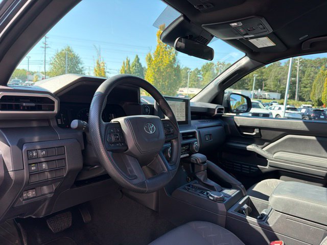 Used 2025 Toyota Tacoma SR AWD/4WD image 16