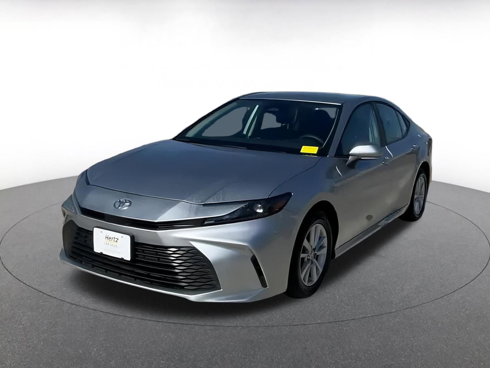 Used 2025 Toyota Camry LE image 7
