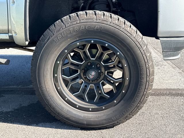 Used 2017 Chevrolet Silverado 1500 Custom w/ Custom Convenience Package AWD/4WD image 11