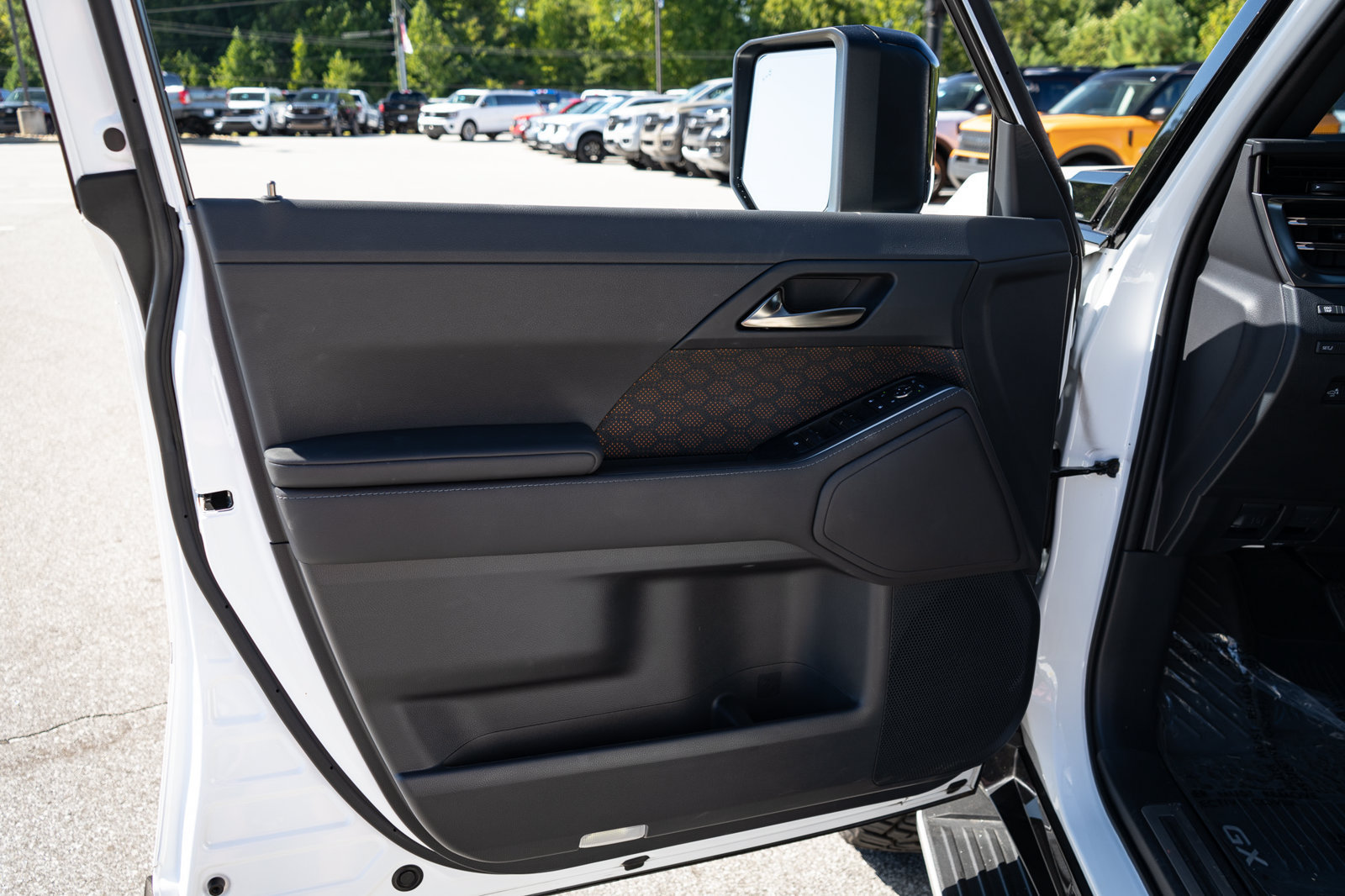 Used 2025 Lexus GX 550 AWD/4WD image 28