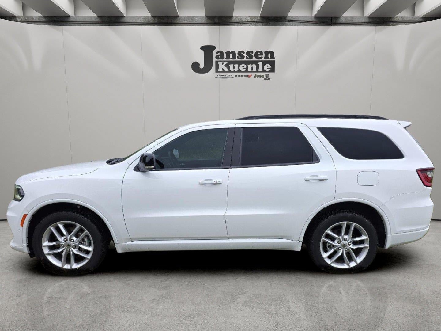 Used 2025 Dodge Durango GT AWD/4WD image 1