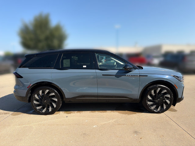 New 2026 Lincoln Nautilus Reserve AWD/4WD image 3