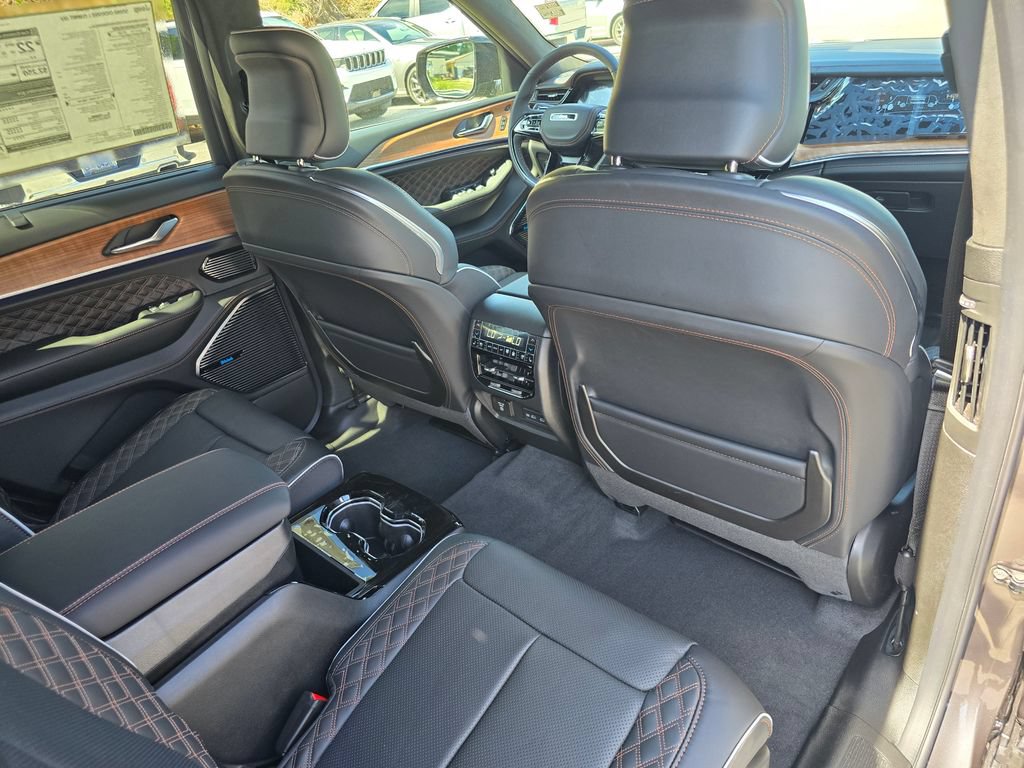 New 2026 Jeep Grand Cherokee L Summit w/ Obsidian Package AWD/4WD image 27