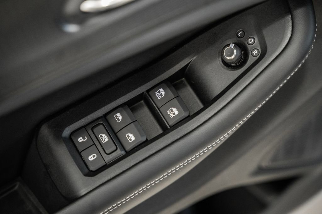 New 2025 Jeep Grand Cherokee Laredo X w/ Luxury Tech Group I image 35