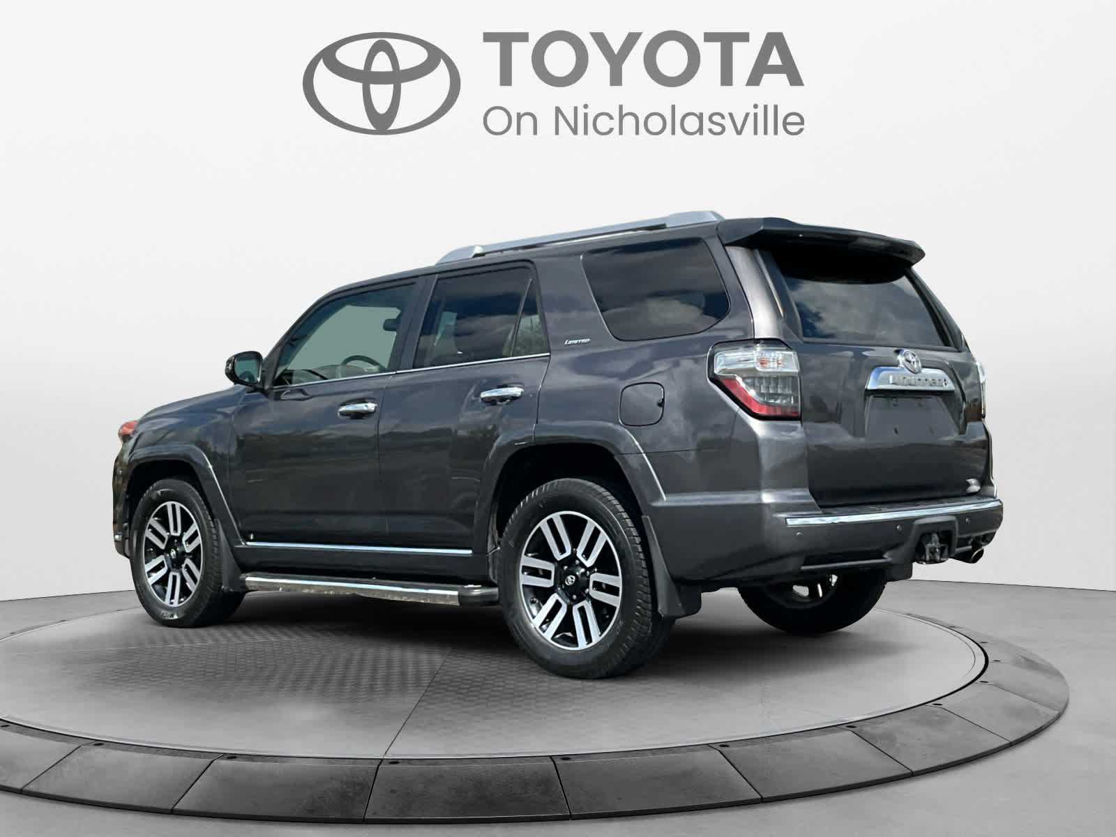 Used 2018 Toyota 4Runner Limited AWD/4WD image 3
