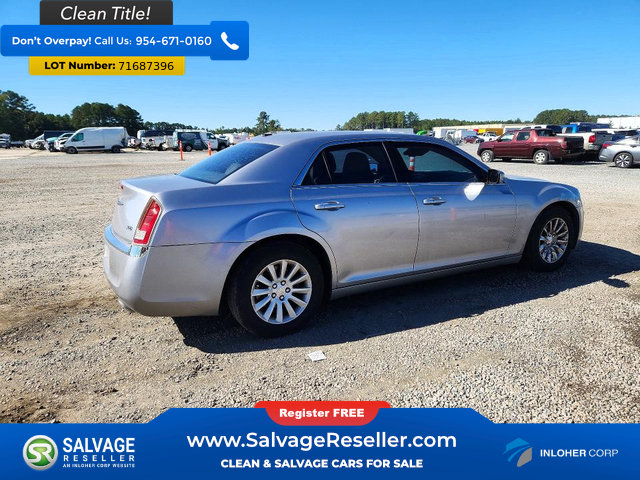 Used 2013 Chrysler 300 RWD image 4
