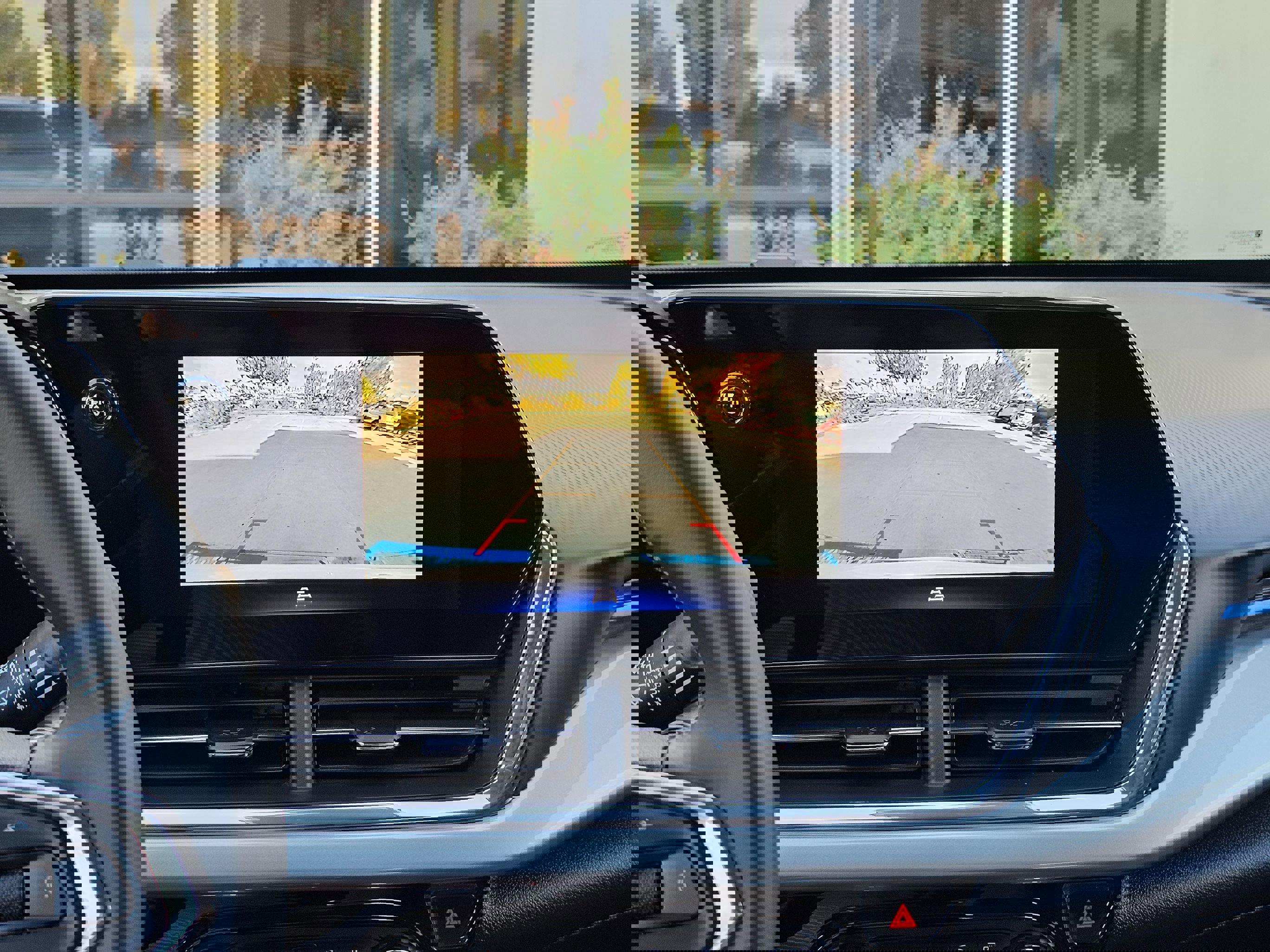 Used 2025 Chevrolet Trax LT w/ LT Convenience Package image 38