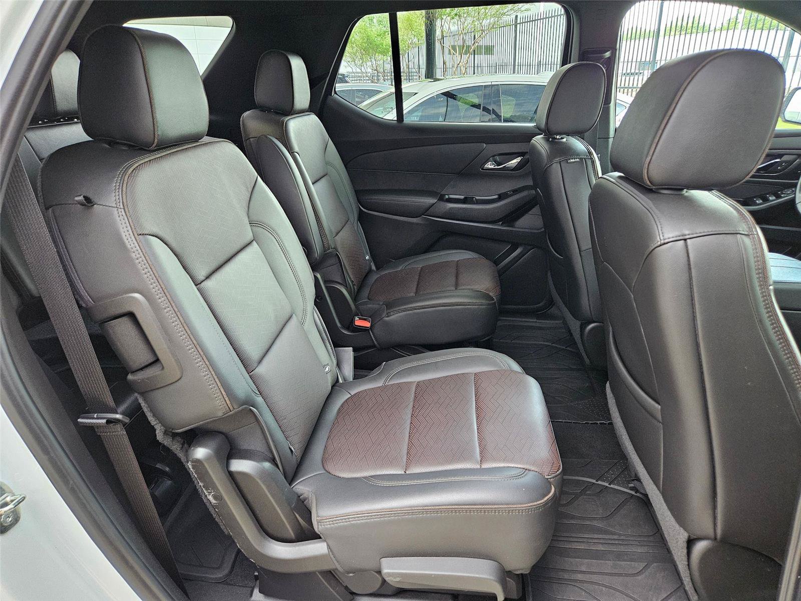 Used 2023 Chevrolet Traverse High Country AWD/4WD image 28