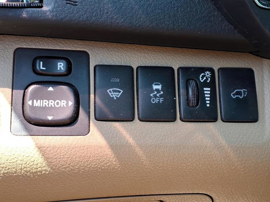 Used 2011 Toyota Highlander SE w/ Tow Pkg FWD image 21