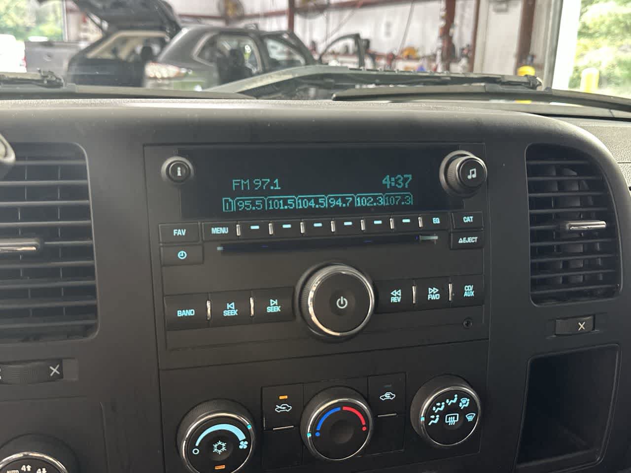Used 2009 Chevrolet Silverado 1500 LT w/ Power Pack Plus AWD/4WD image 15
