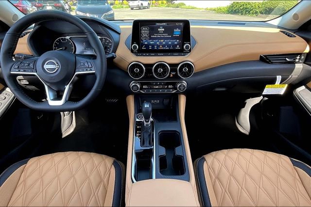 Used 2025 Nissan Sentra SV w/ SV Premium Package image 5