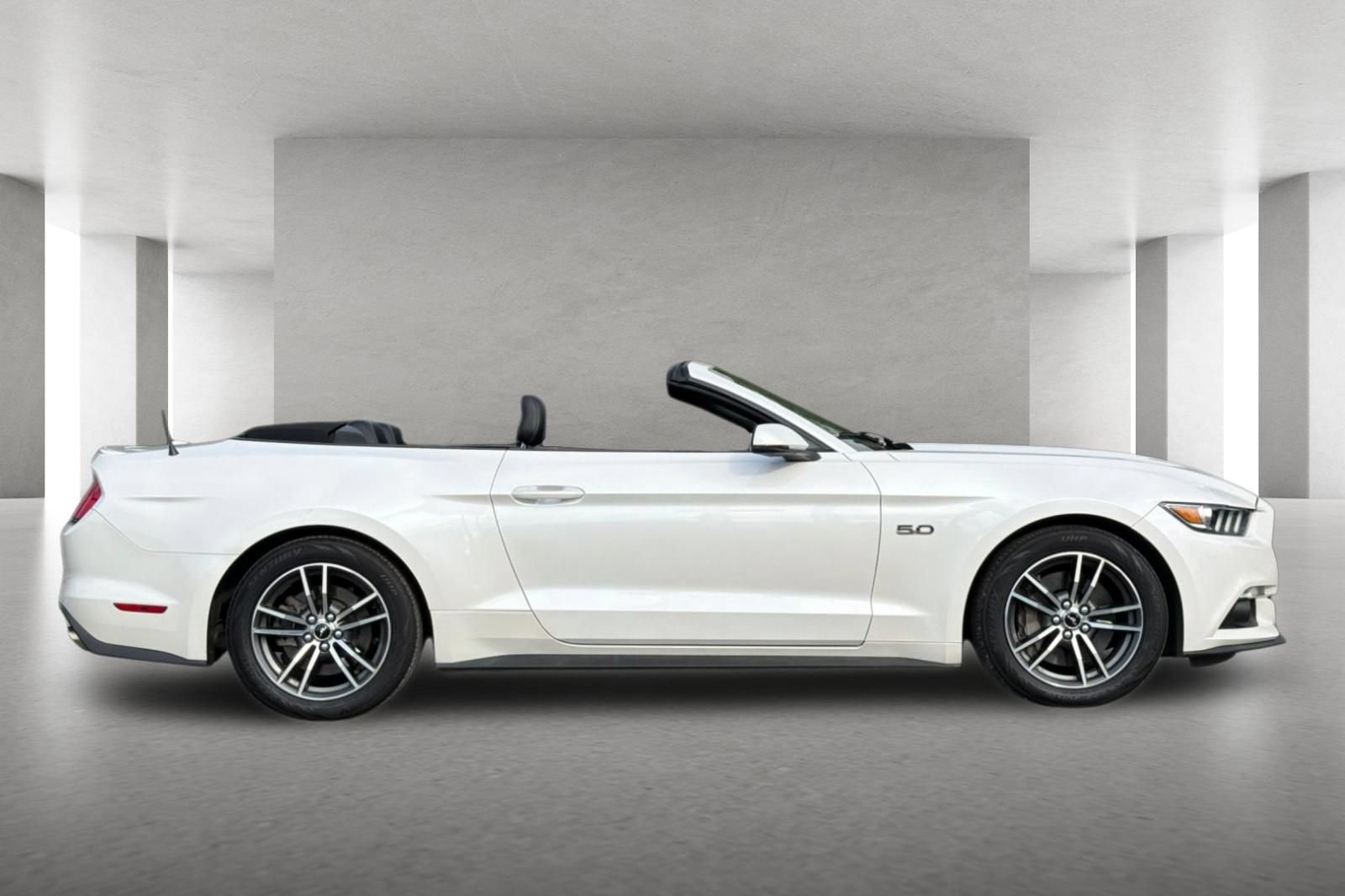 Used 2017 Ford Mustang GT Premium w/ Equipment Group 401A RWD image 3