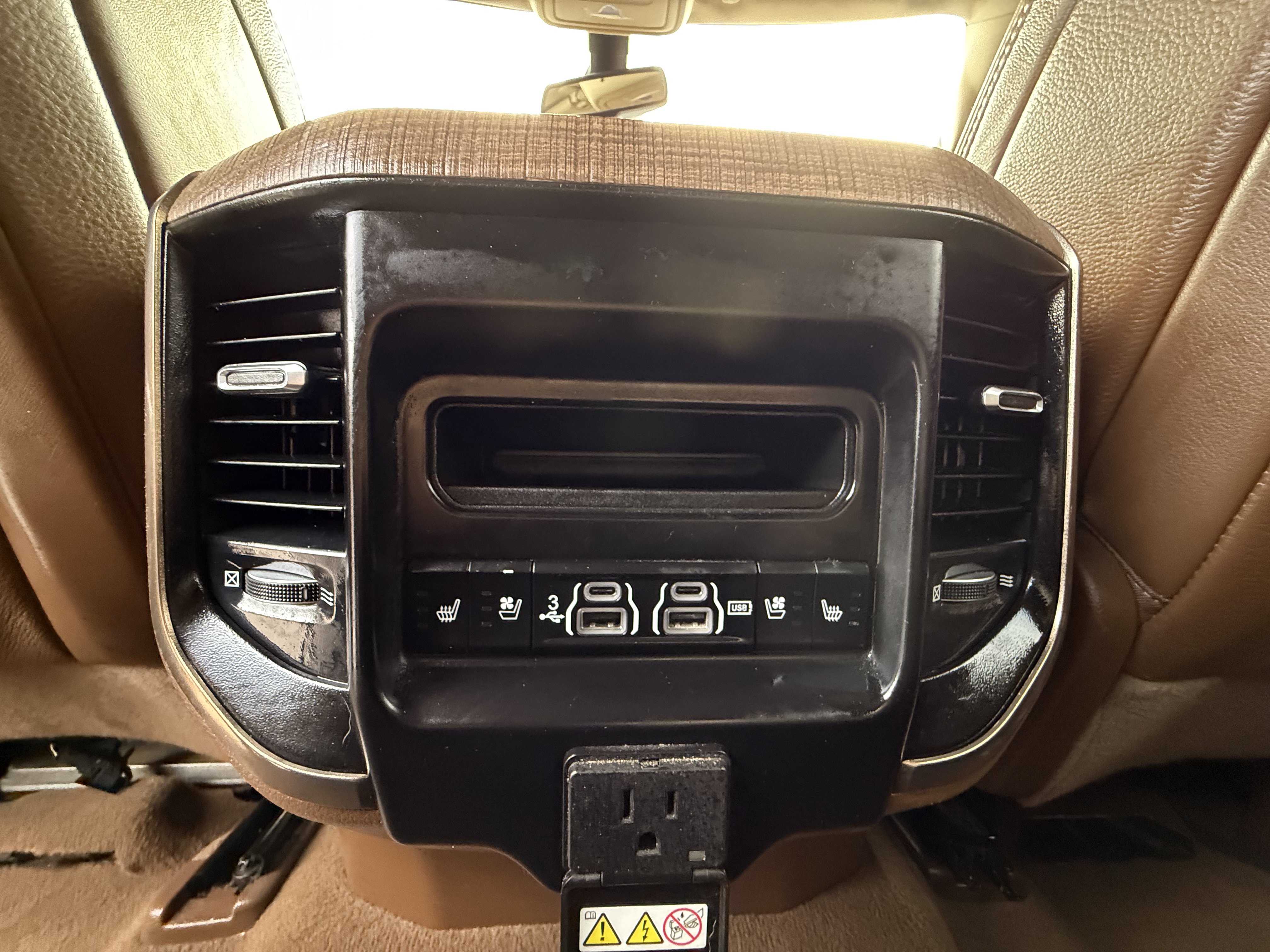 Used 2019 RAM 1500 Limited AWD/4WD image 16