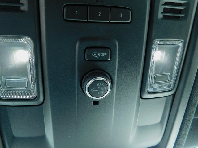 Used 2023 Chevrolet Suburban LT image 35