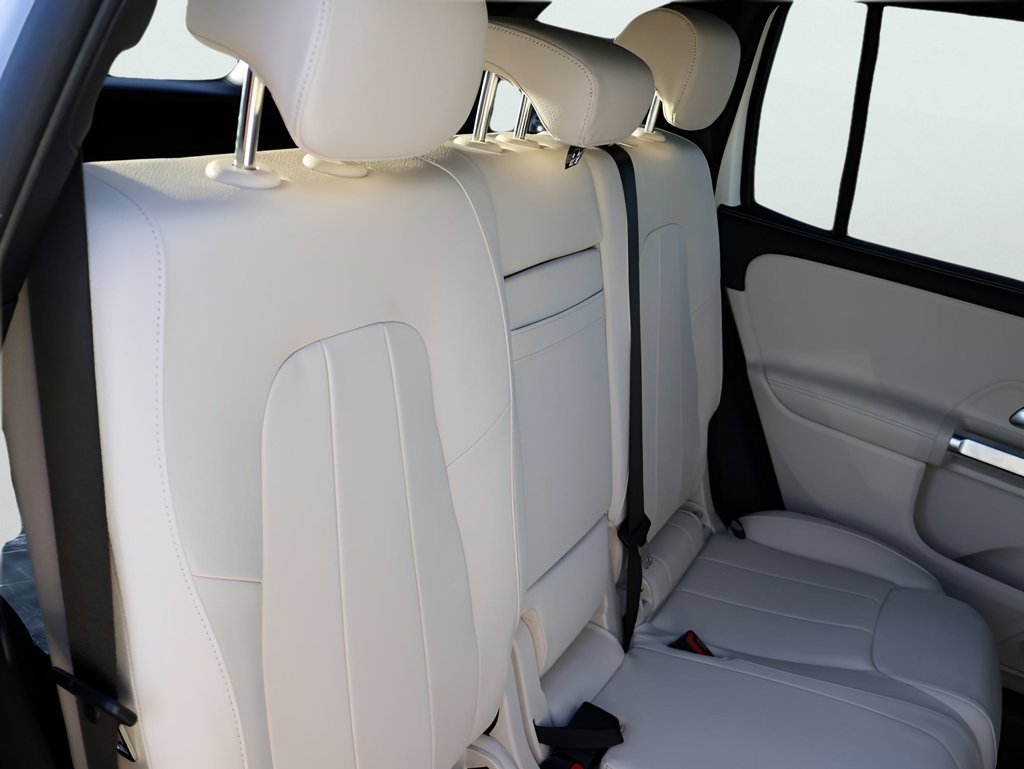 New 2026 Mercedes-Benz GLB 250 4MATIC image 14