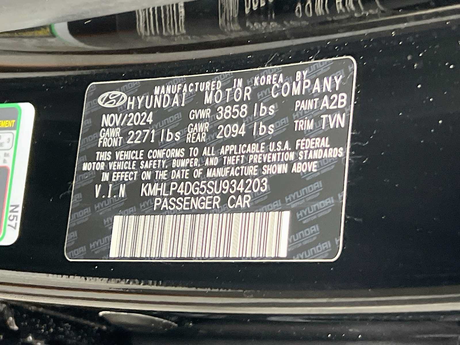 Certified 2025 Hyundai Elantra Limited FWD image 32