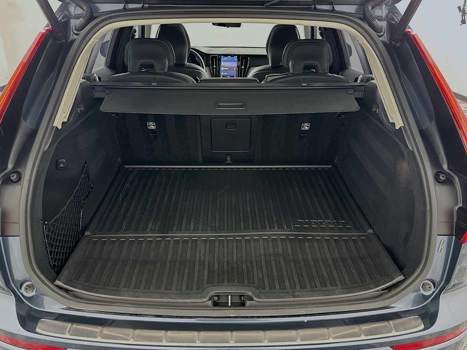 Certified 2025 Volvo XC60 T8 Plus w/ Protection Package Premier image 24