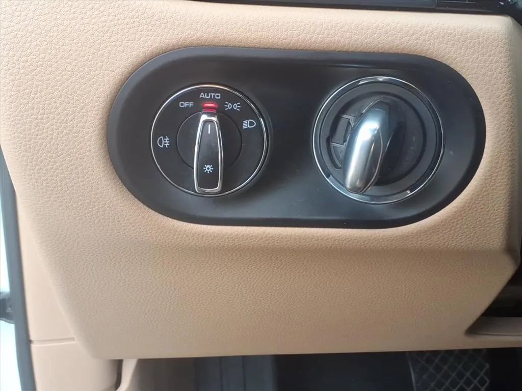 Used 2022 Porsche Macan image 28