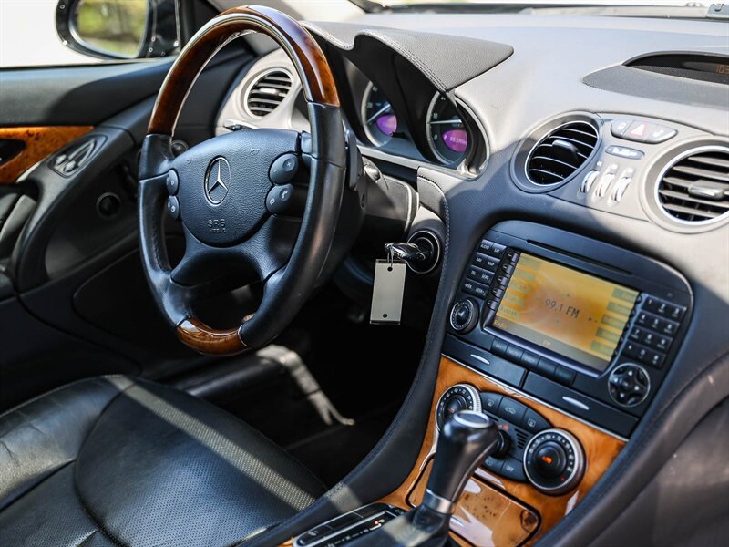 Used 2008 Mercedes-Benz SL 550 w/ AMG Sport Pkg image 23