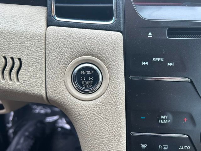 Used 2014 Ford Taurus Limited FWD image 21