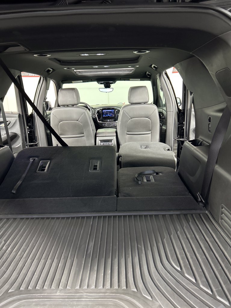 Used 2023 Chevrolet Traverse RS AWD/4WD image 23