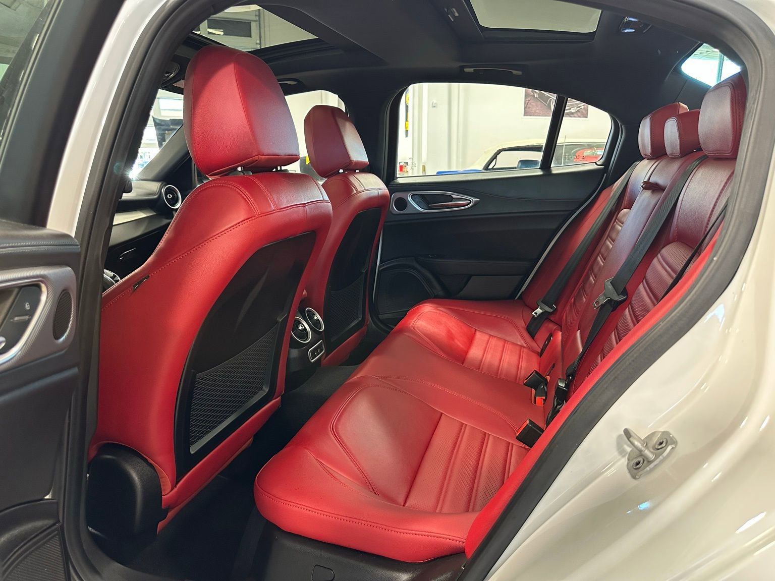 Used 2024 Alfa Romeo Giulia Veloce image 36