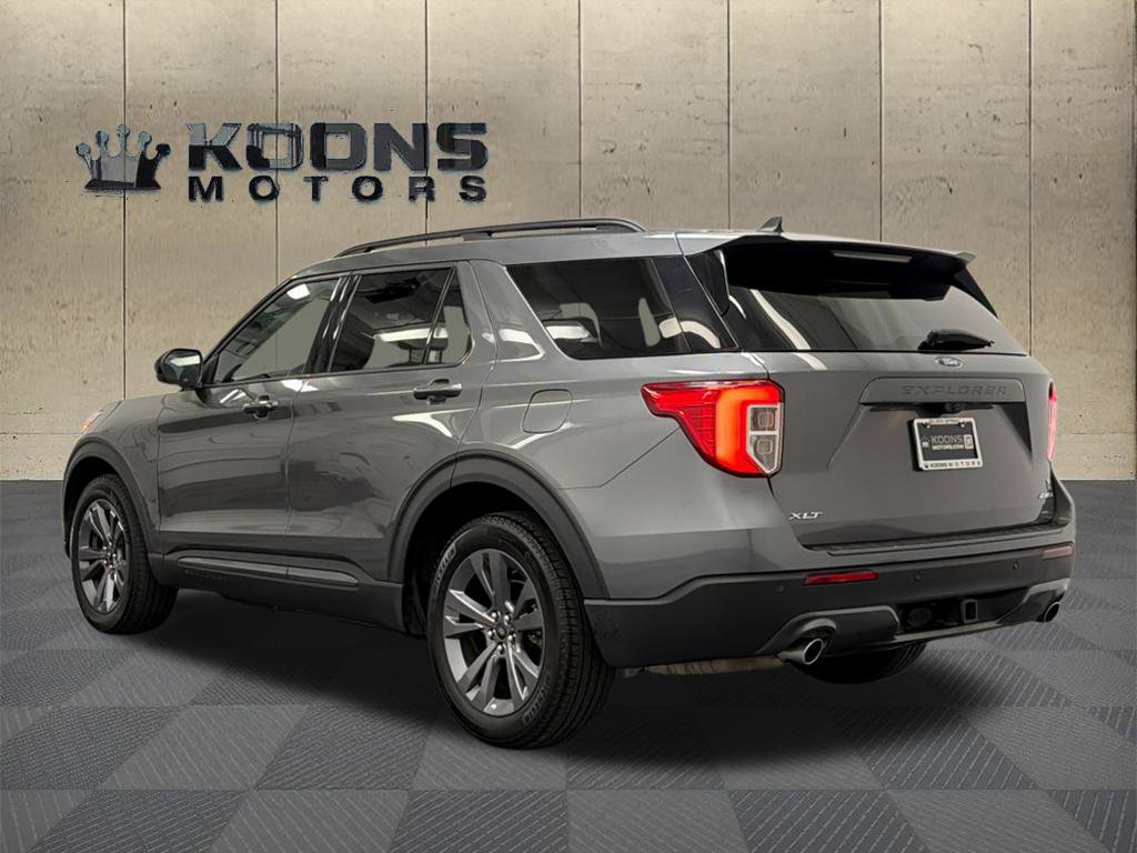 Used 2023 Ford Explorer XLT w/ Equipment Group 202A AWD/4WD image 6