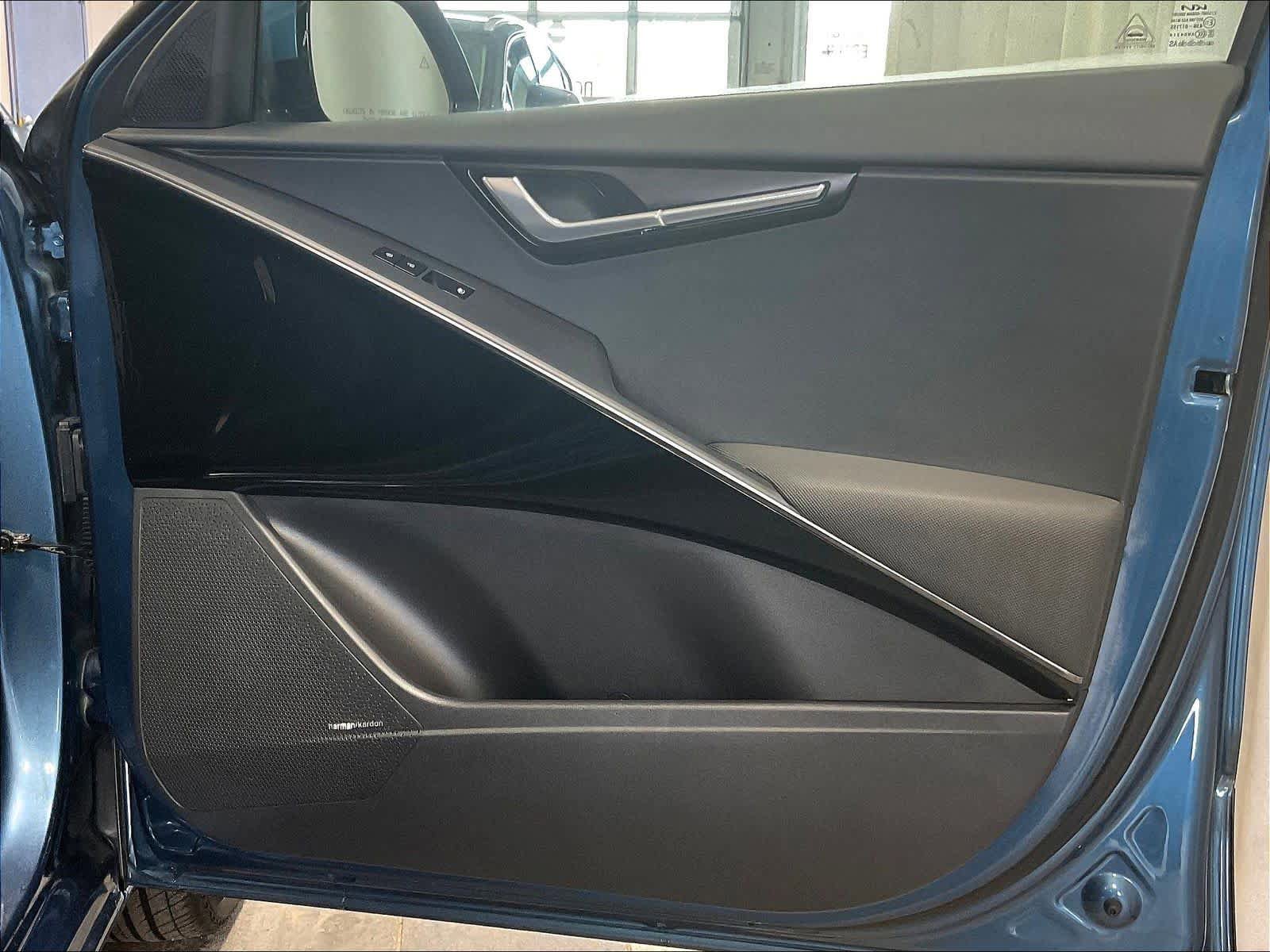 Used 2023 Kia Niro Wave w/ Wave Preserve Package image 12