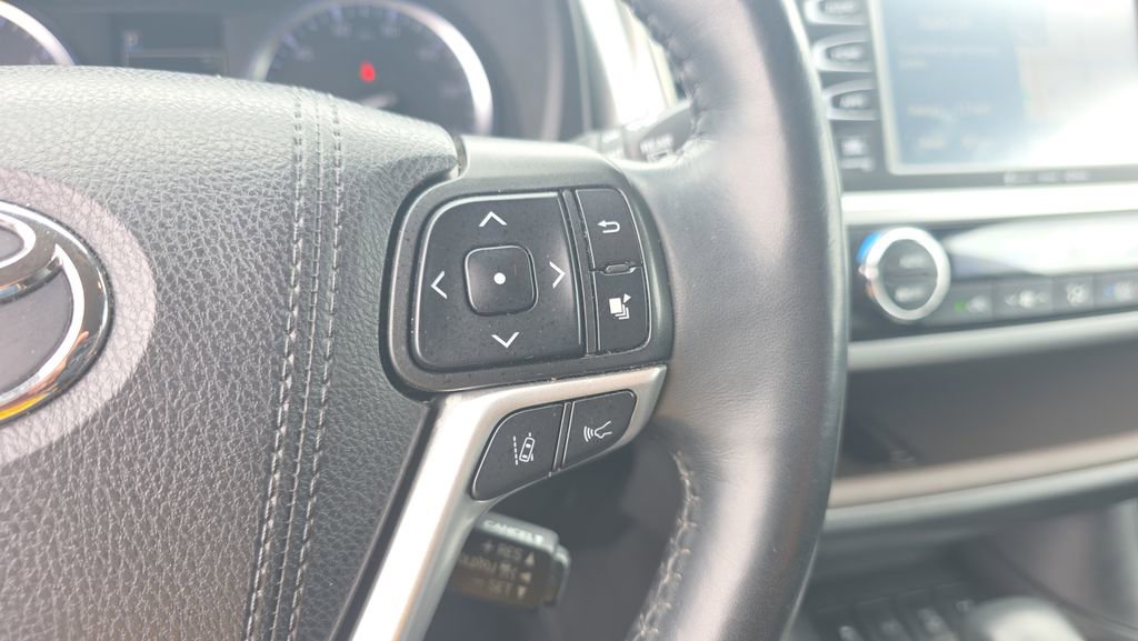 Used 2019 Toyota Highlander Limited Platinum image 21