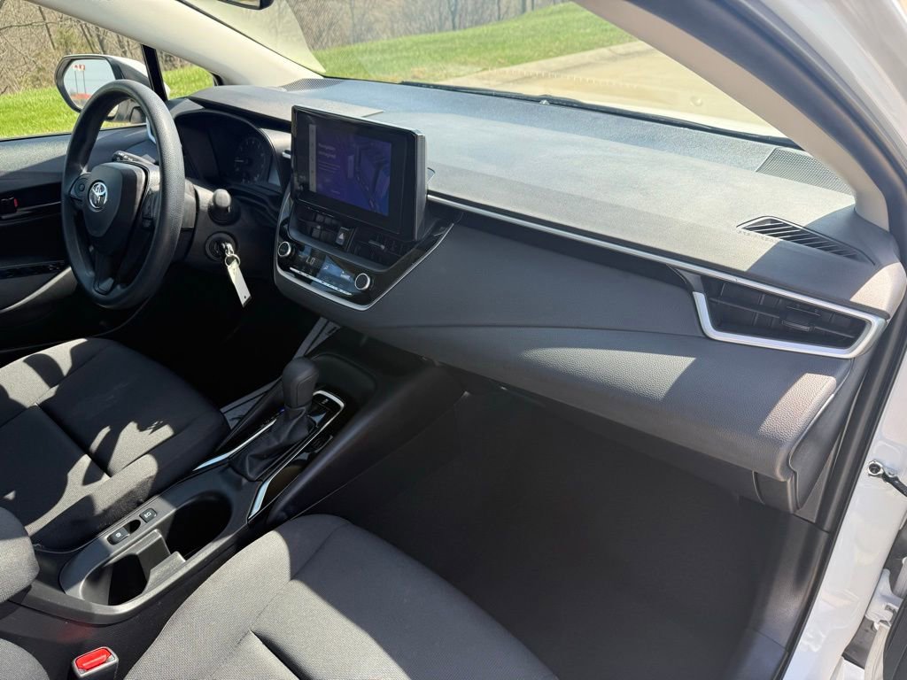Used 2025 Toyota Corolla LE image 23