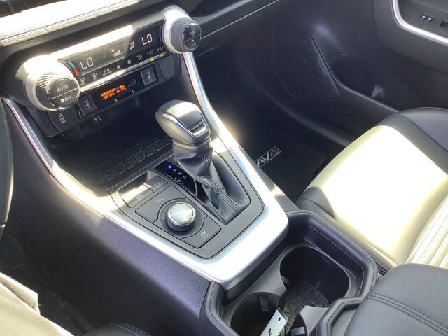 Used 2019 Toyota RAV4 XSE w/ XSE Weather Package AWD/4WD image 18