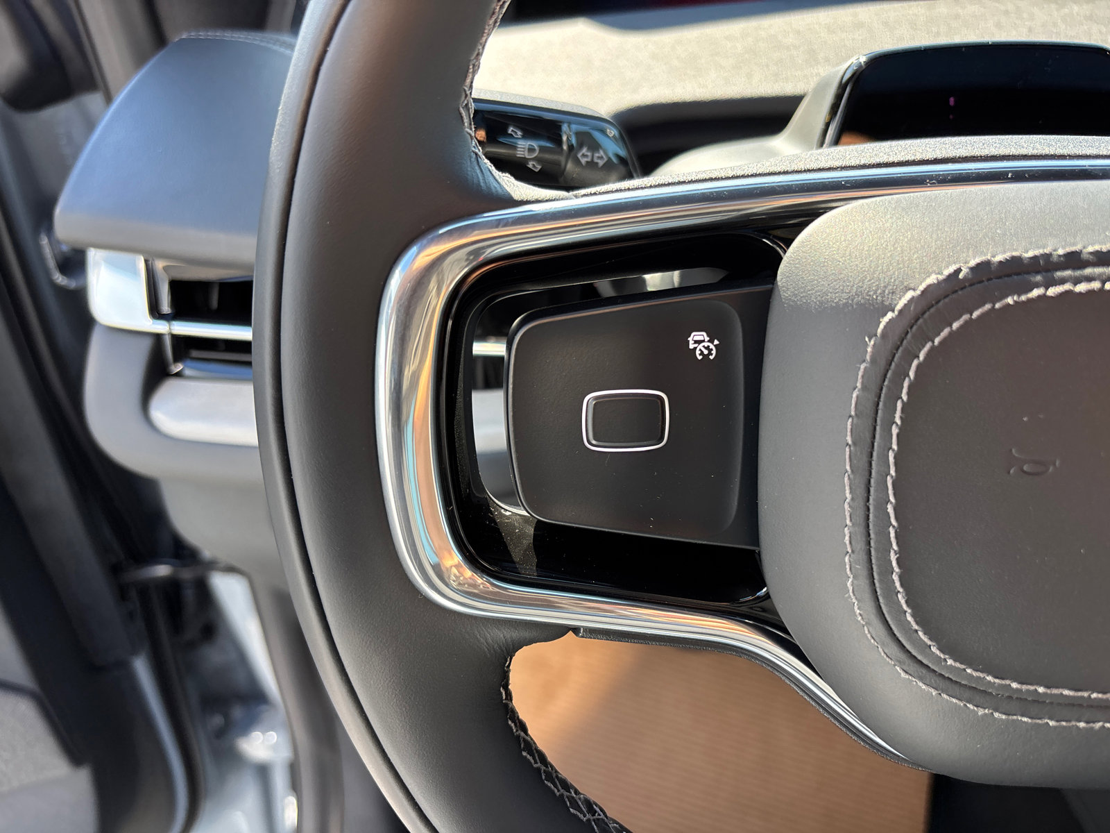 New 2025 Lincoln Navigator Reserve w/ Jet Appearance Package image 16