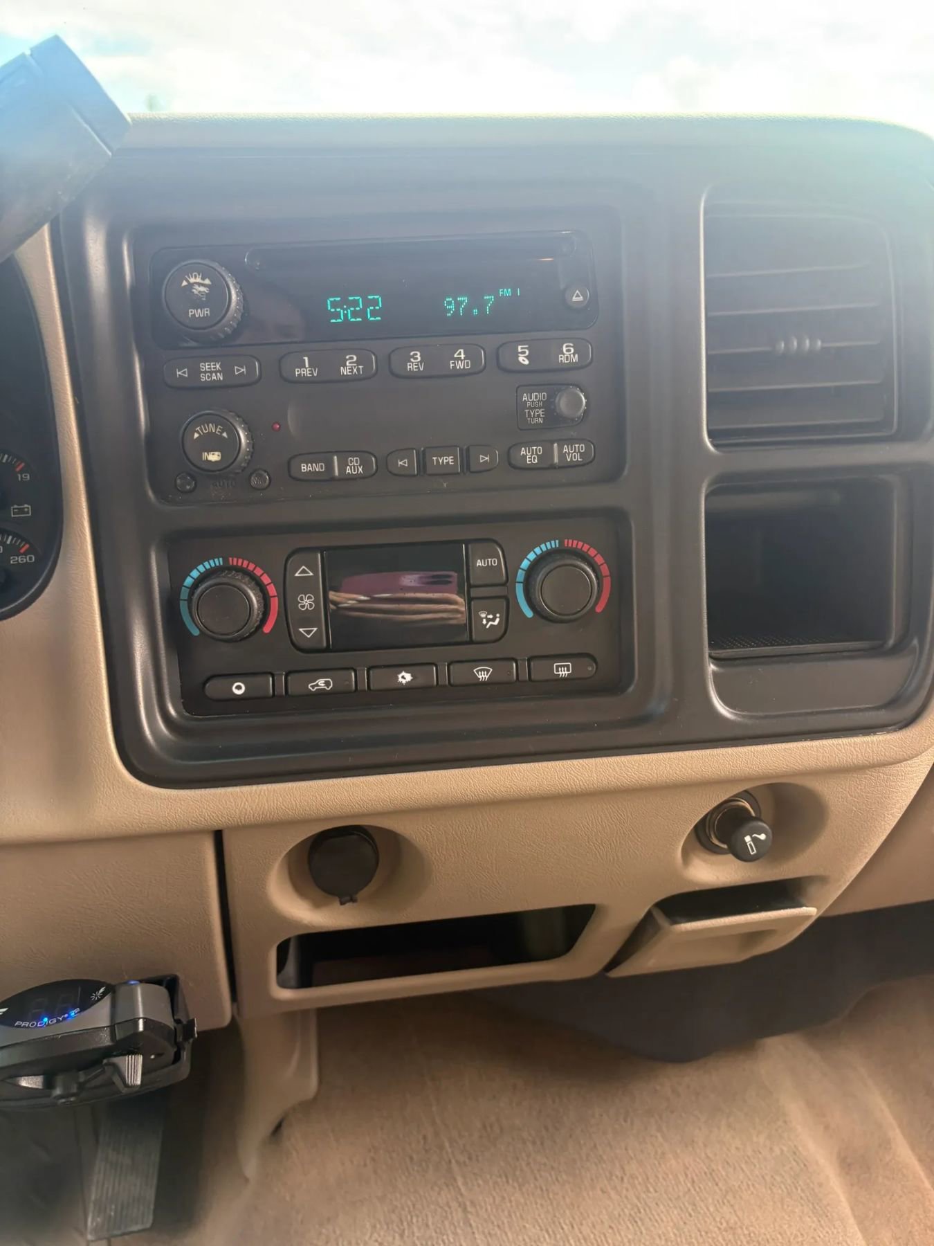 Used 2006 Chevrolet Silverado 2500 LT w/ Heavy-Duty Power Package AWD/4WD image 15