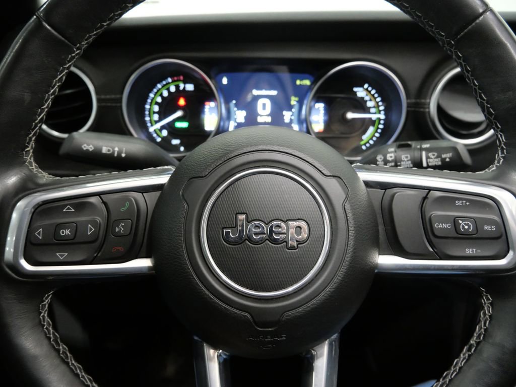 Used 2021 Jeep Wrangler Unlimited Sahara w/ Cold Weather Group AWD/4WD image 17